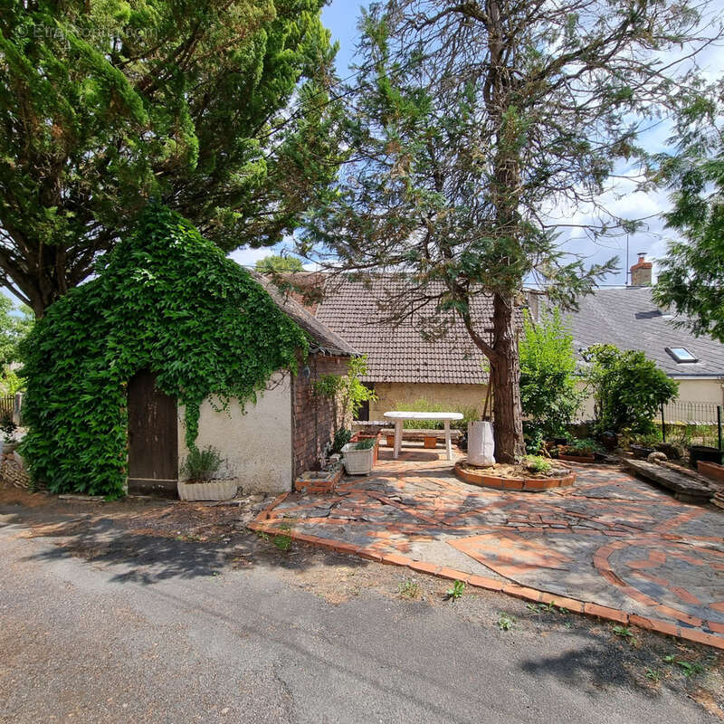 Maison à MONTGIVRAY