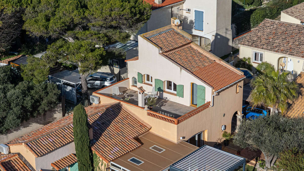 A VENDRE - Maison de plain pieds Coeur de Village T6 - Sausset-les-Pins avec garage - photo 5