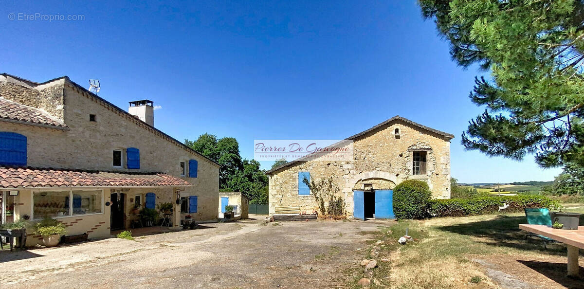 ref274400030 - Maison à VIC-FEZENSAC