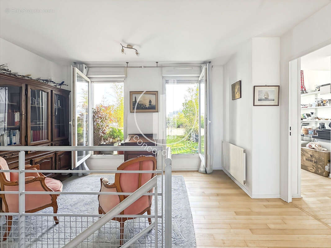 Appartement à COURBEVOIE