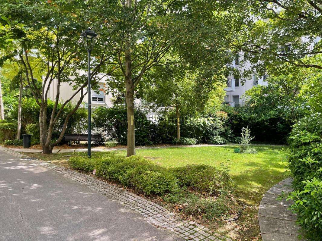 Appartement à CHARENTON-LE-PONT