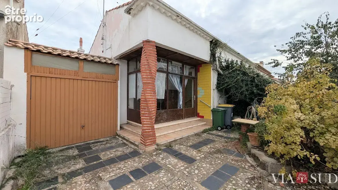 Béziers - A rénover - Maison de plain pied avec garage et jardin - photo 2