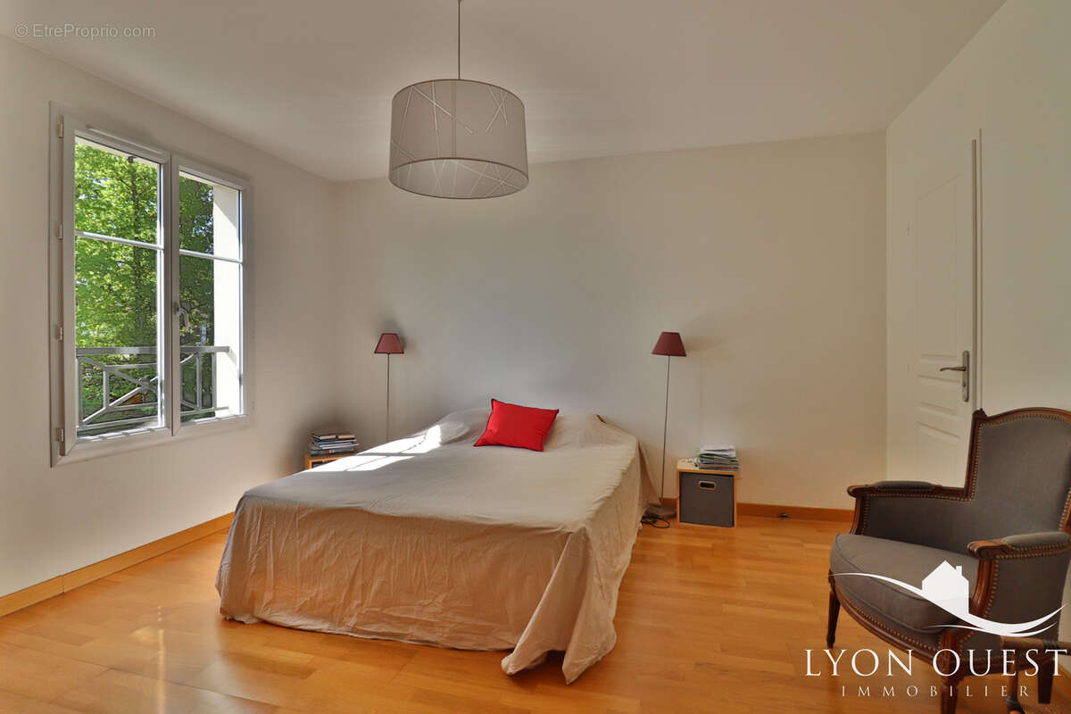 Maison à CHARBONNIERES-LES-BAINS