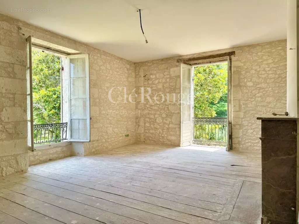 Maison à GENSAC