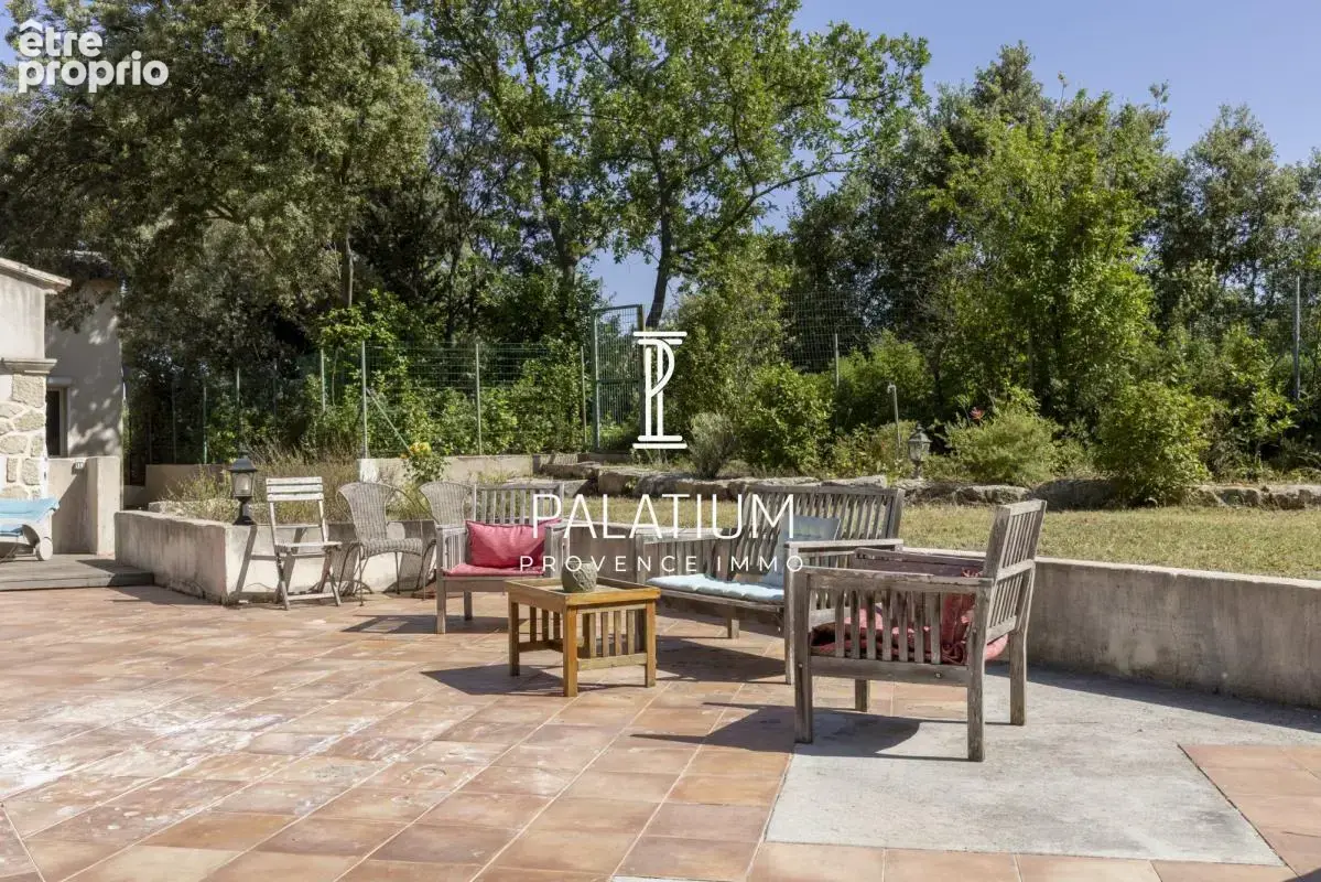 Propriété provençale de 209 m² – Environnement calme et verdoyant, Ventabren - photo 10