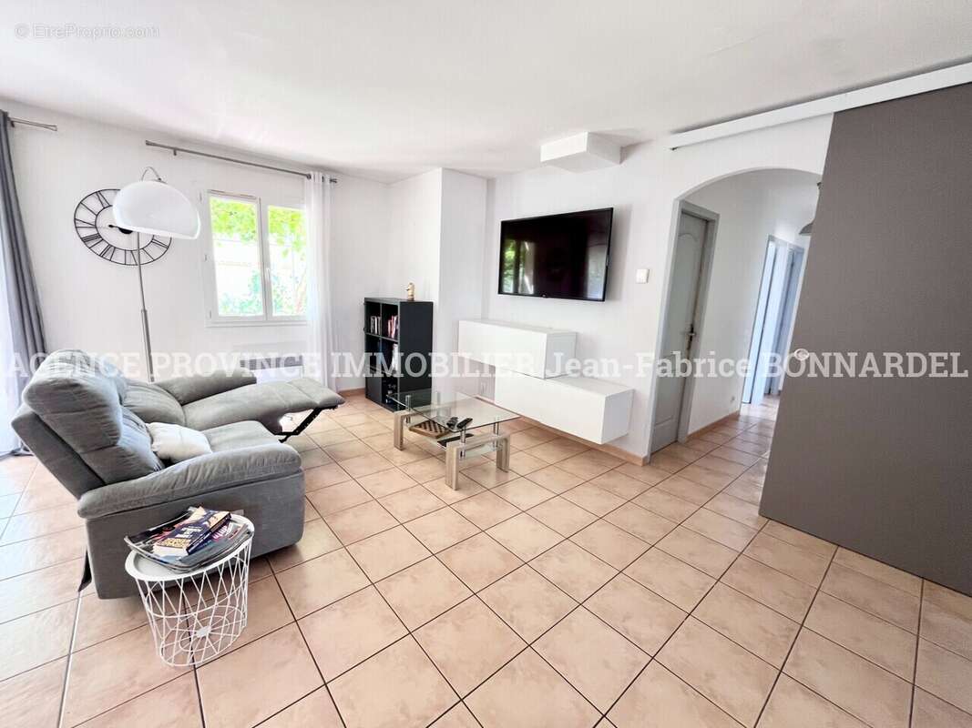 Maison 97 m² à Suze-La-Rousse  - photo 5