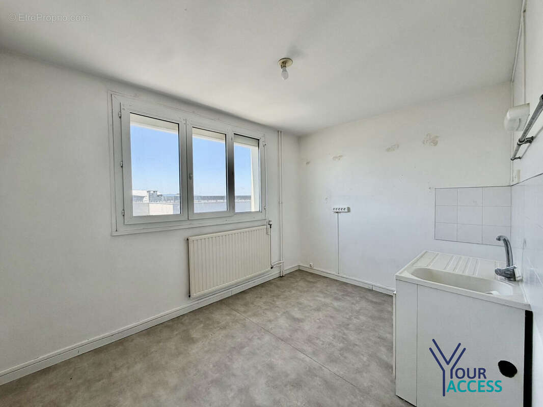 Appartement à MEYZIEU