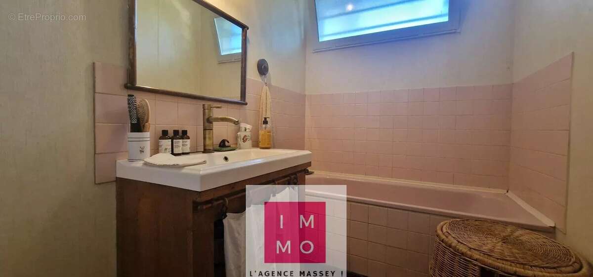 COUP DE COEUR - Maison de plain-pied de 94 m² avec jardin sur 1591 m² - photo 10