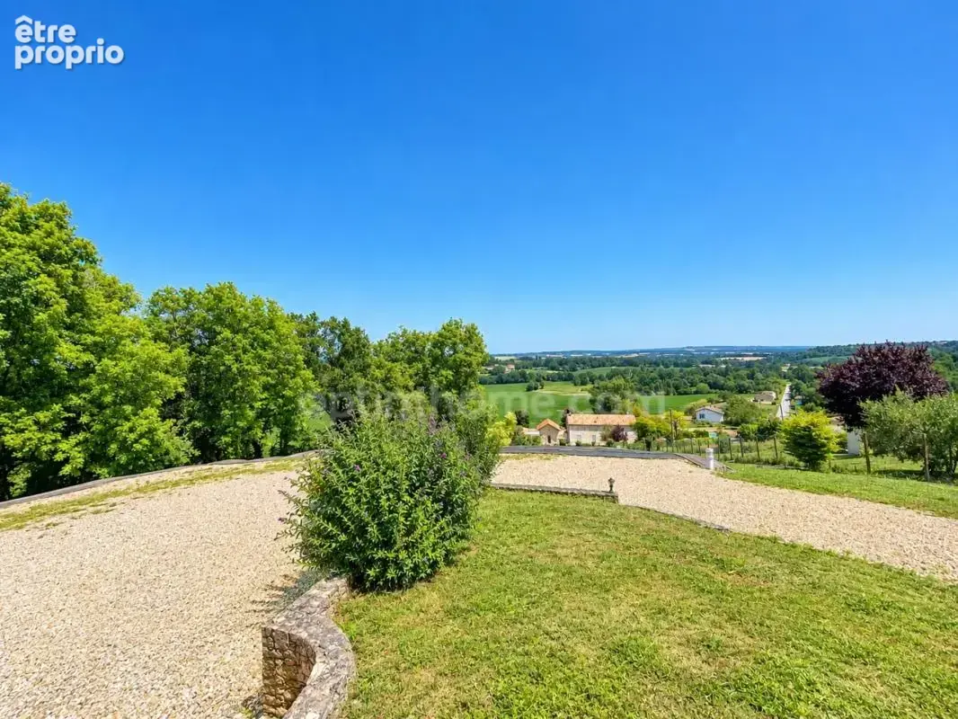 Maison de caractère 5 pièces avec jardin, piscine et garage à DOUZAINS (47330) - photo 4