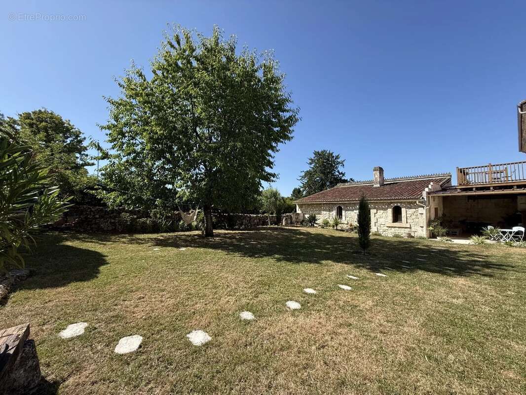 Propriété d’exception à fort potentiel touristique, au cœur de Mareuil-en-Périgord - photo 18