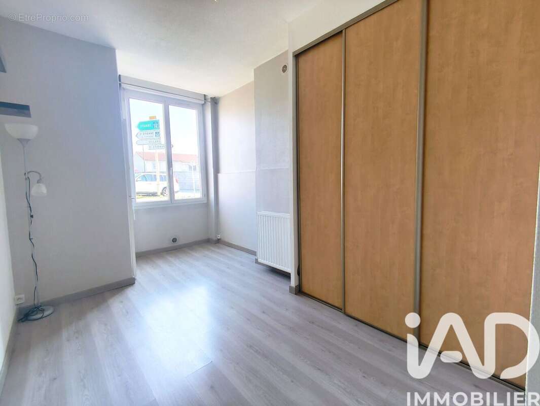 Photo 5 - Appartement à SAINT-GENEST-LERPT