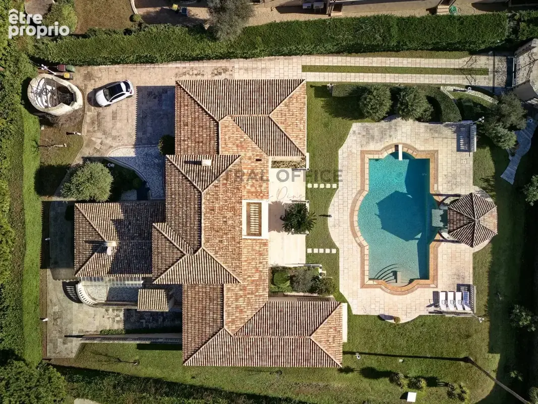 CAP D’ANTIBES,  Luxueuse propriété au sein d’un domaine privé sur le versant ouest - photo 3