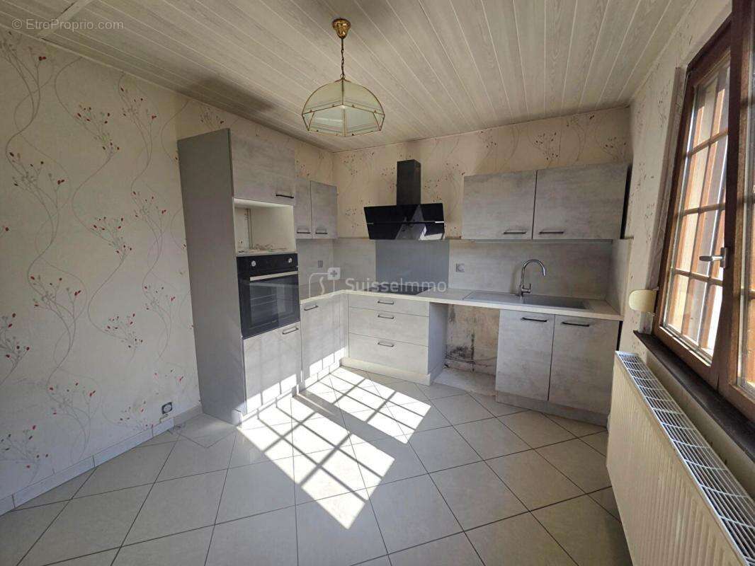Maison 6 pieces 112m² sur terrain de 4.5 ares 225000 euros - photo 2