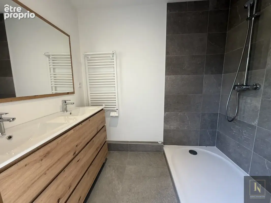 REZE - Maison rénovée - 4 chambres piscine - photo 12