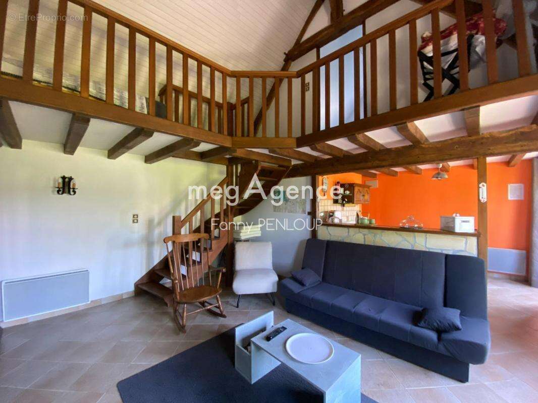 Maison à PERRIERS-EN-BEAUFICEL