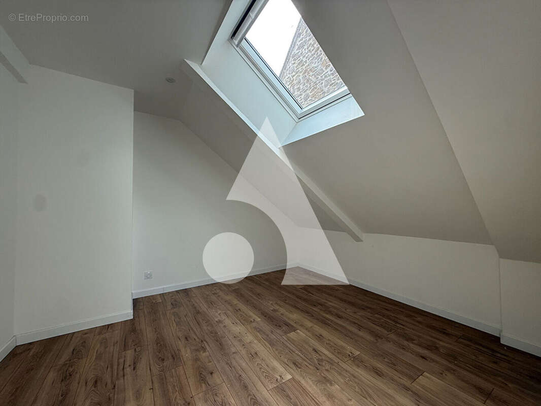 Appartement à JUGON-LES-LACS