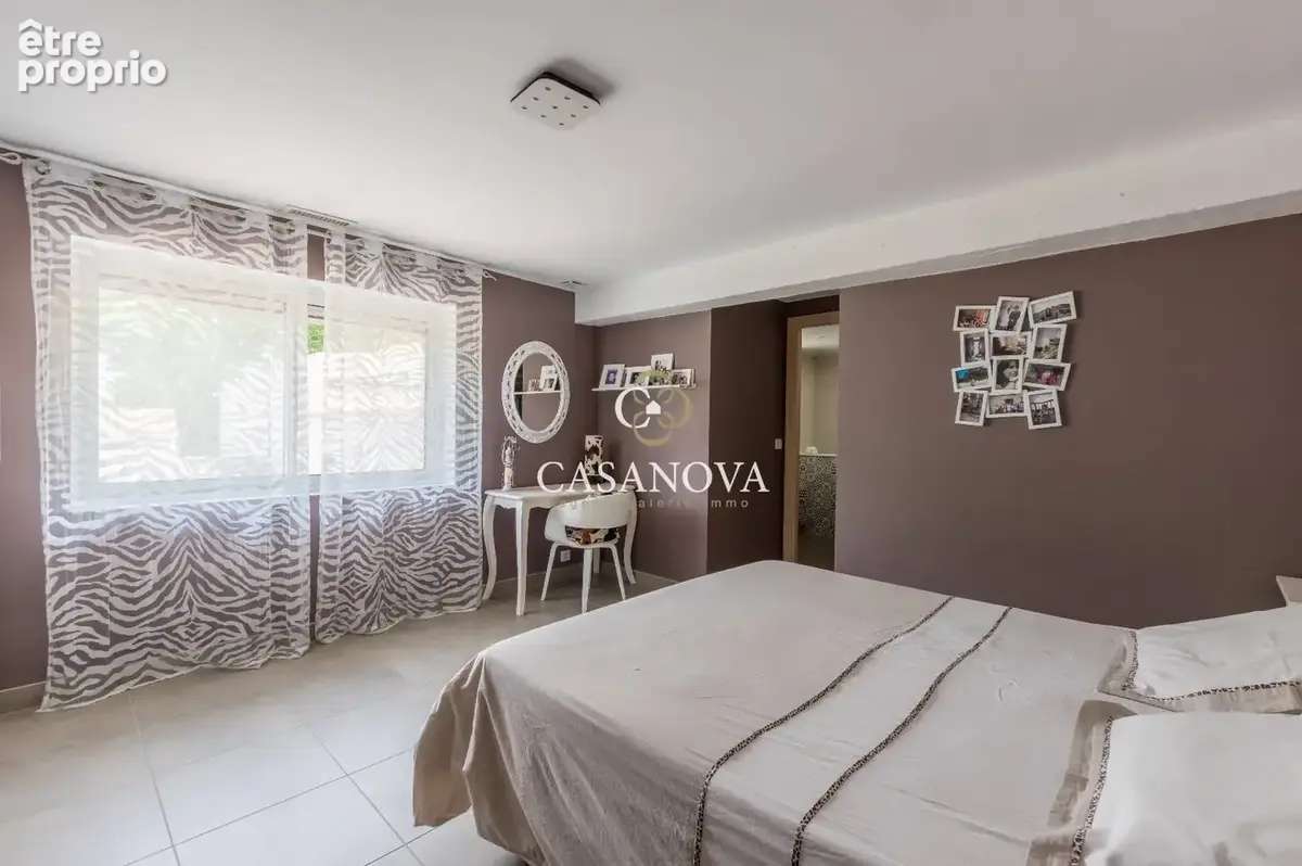 Proche PEZENAS, pièces à vivre 80 m², 6 chambres, beau terrain avec piscine, garage, dependances - photo 8