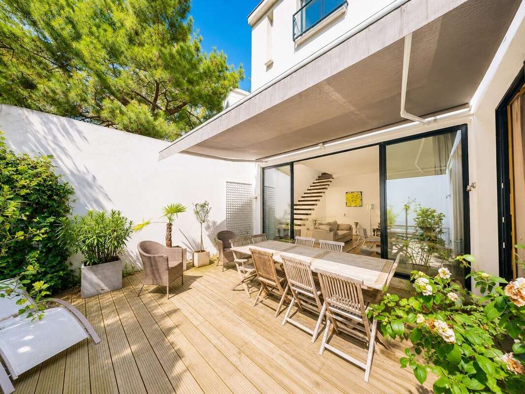 Maison 218 m² à Saint-Cloud  - photo 7
