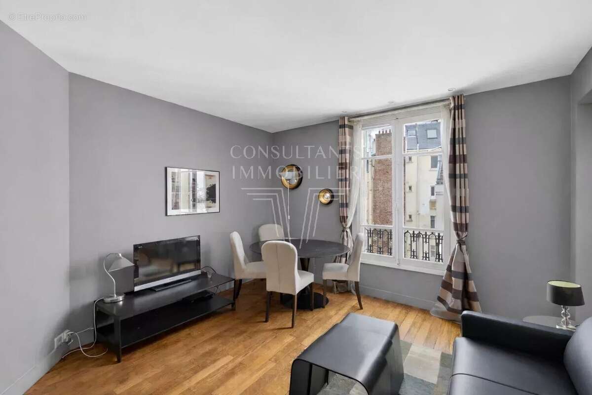 Appartement à NEUILLY-SUR-SEINE