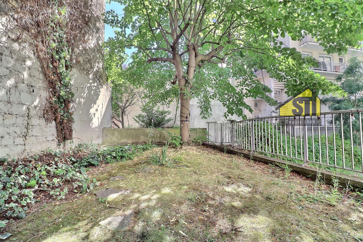 Appartement à PARIS-14E