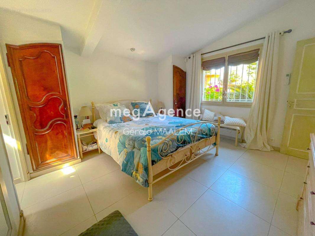 Villa de 204m² avec piscine à Roquebrune-sur-Argens - photo 14