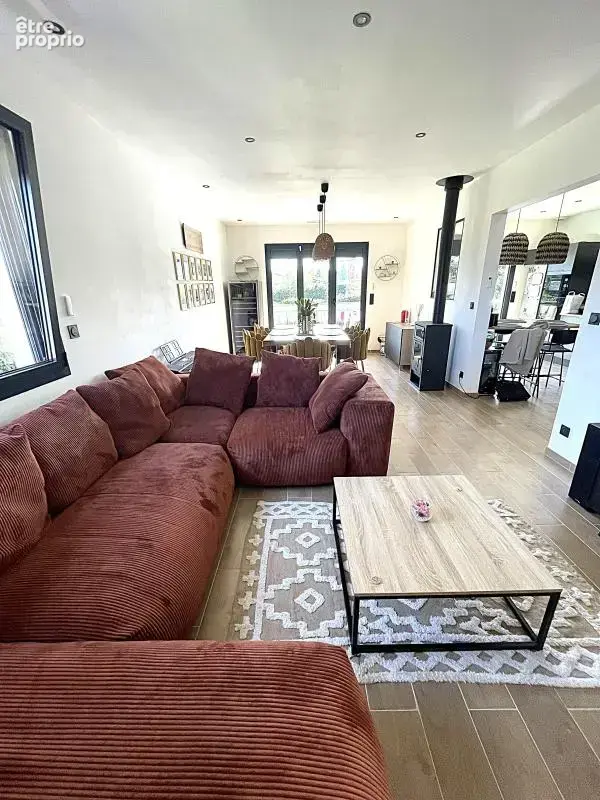 Maison 167 m² à Grezieu-La-Varenne  - photo 2