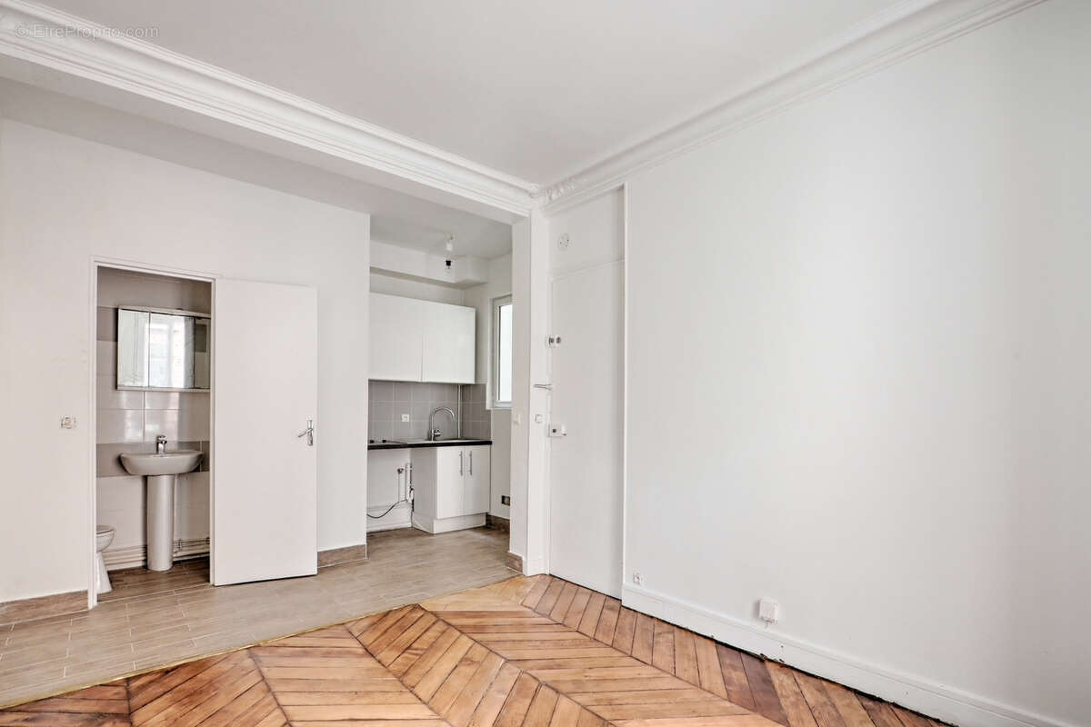 Appartement à PARIS-14E