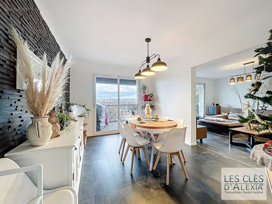 Maison à PONT-EVEQUE