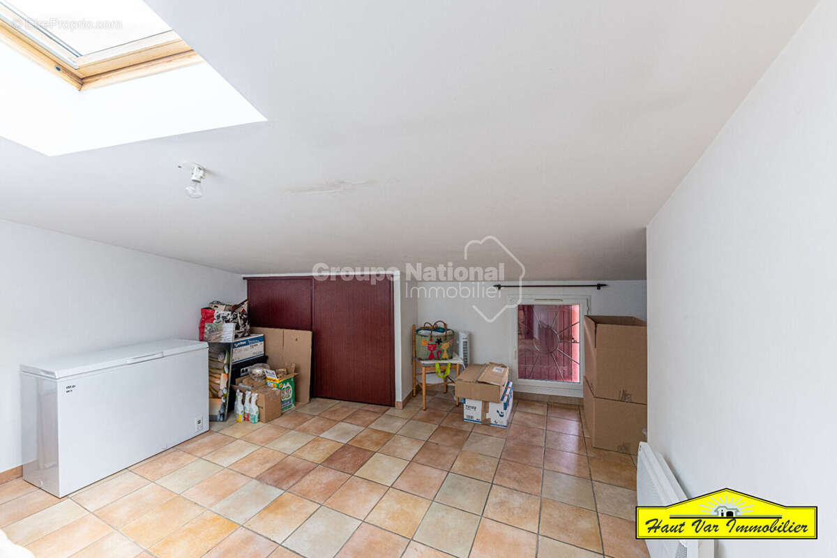 Maison à VINON-SUR-VERDON