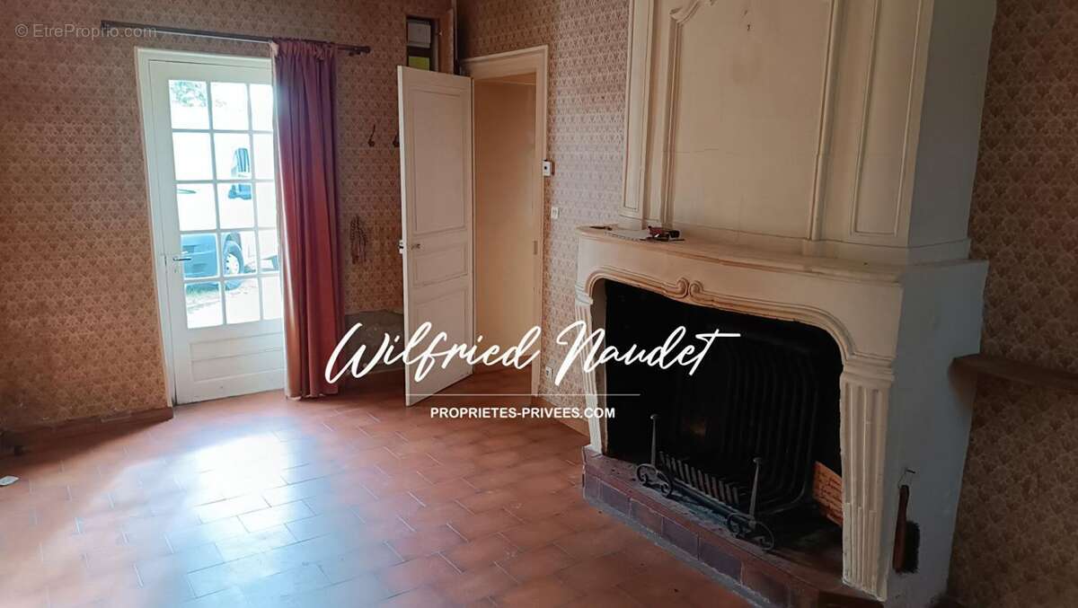 Maison à CHAHAIGNES