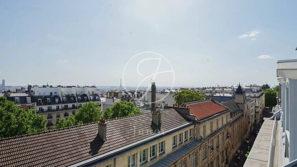 Appartement à PARIS-18E