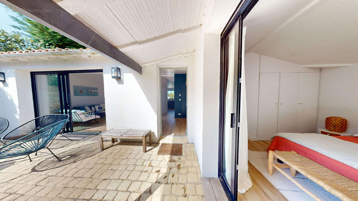 Maison à LES PORTES-EN-RE
