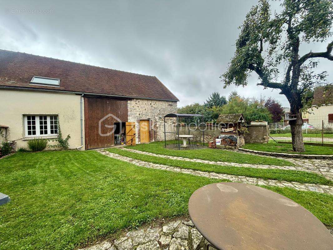 Maison à SAINT-MAURICE-AUX-RICHES-HOMMES