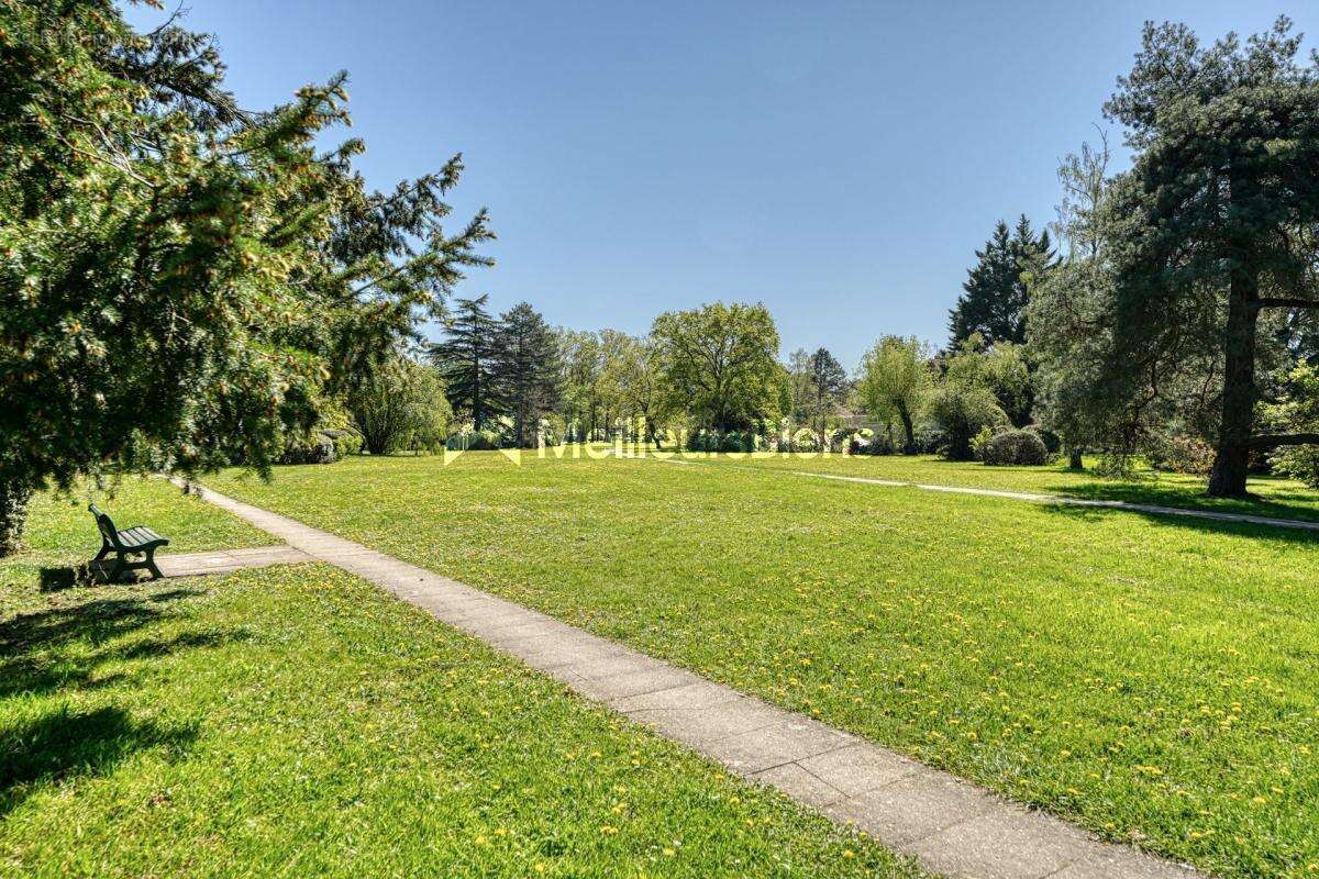 Maison à LA CELLE-SAINT-CLOUD