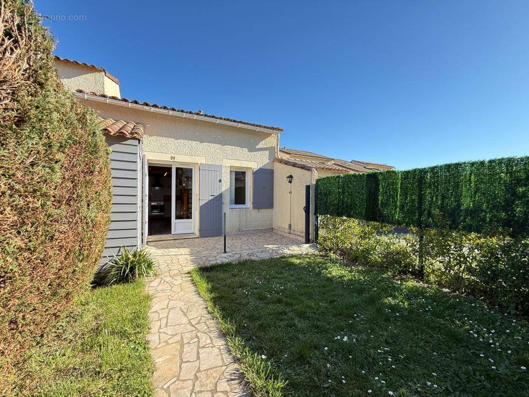 Maison à VAUX-SUR-MER