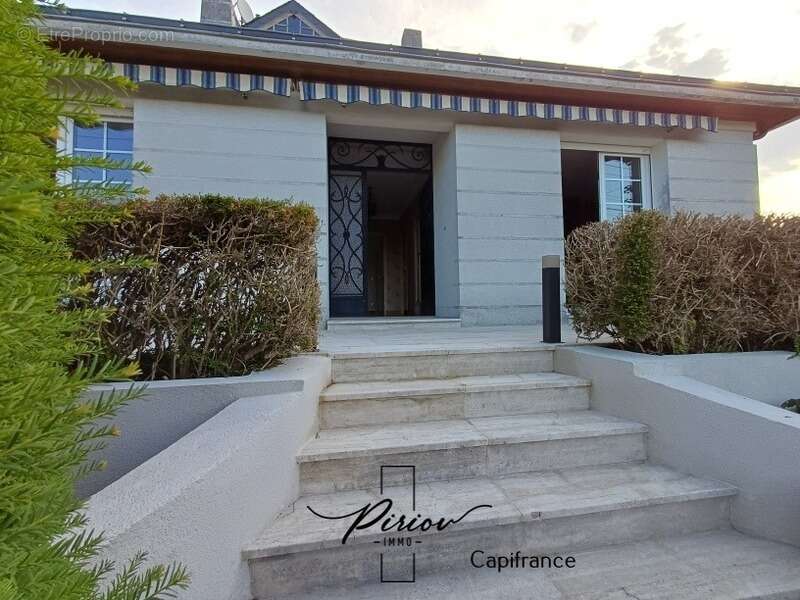 Maison à DOUE-LA-FONTAINE
