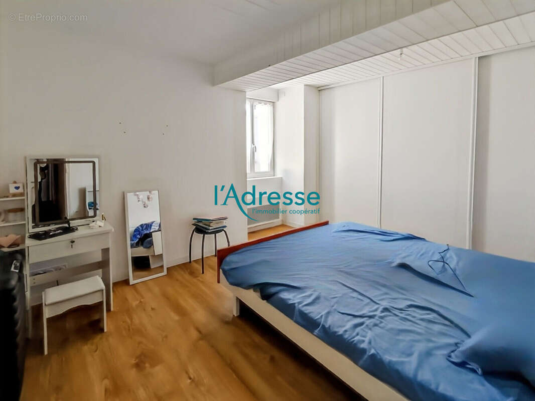 Maison à MONTREVAULT