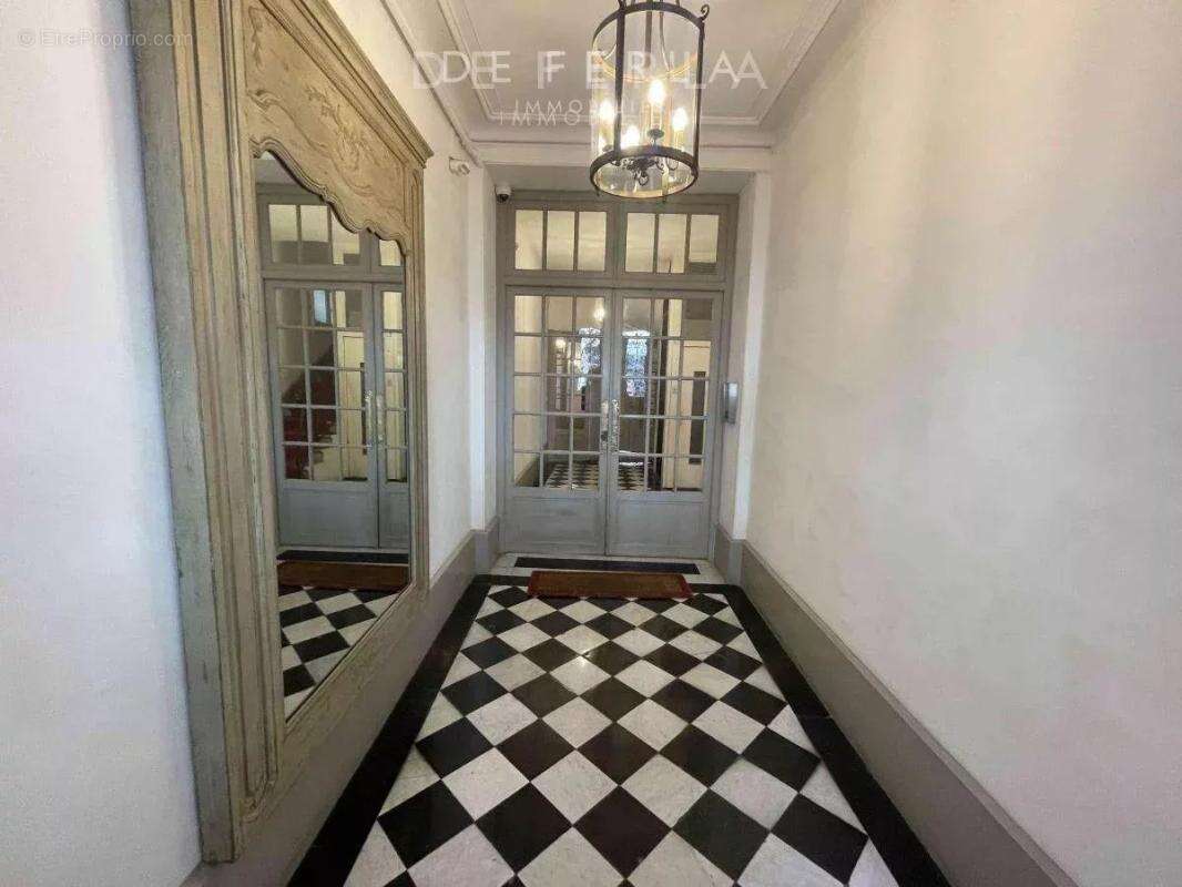 Appartement à PARIS-7E