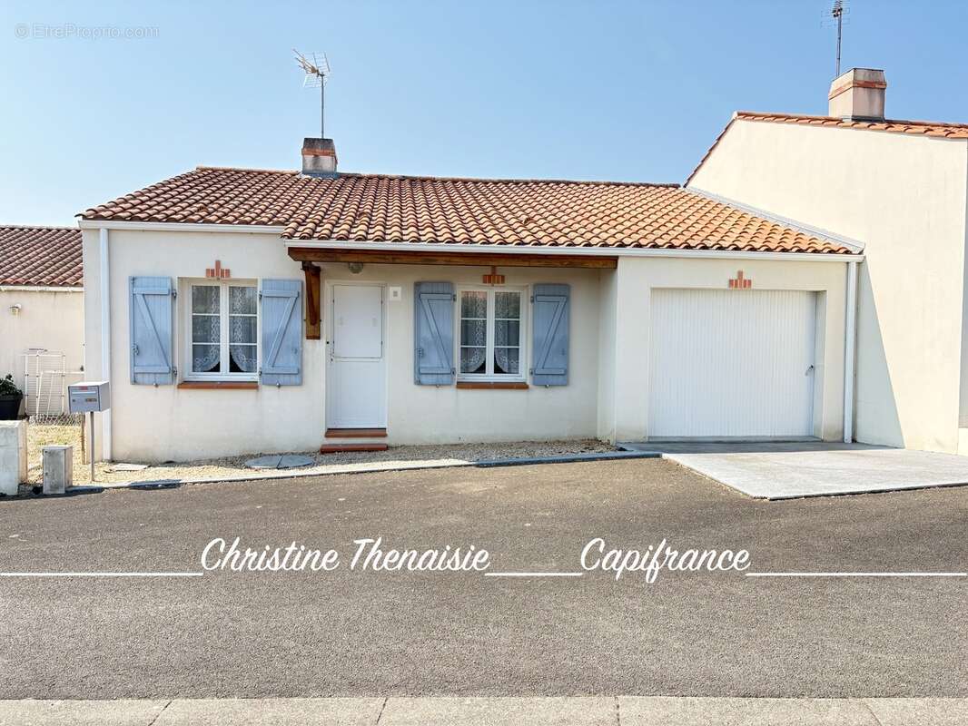 Maison à vendre Plain-Pied, Coeur de ville, 3 chambres, Garage SAINT HILAIRE DE RIEZ (85) - photo 3