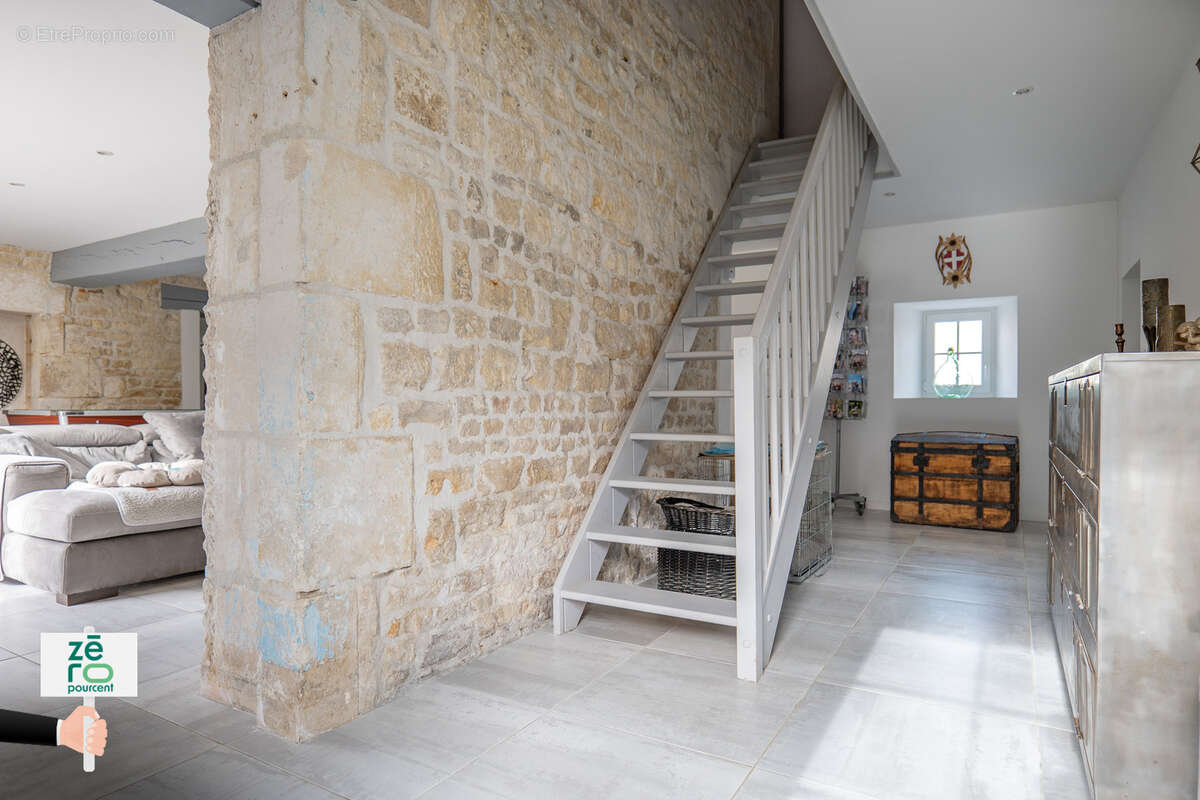 Maison à LES MAGNILS-REIGNIERS