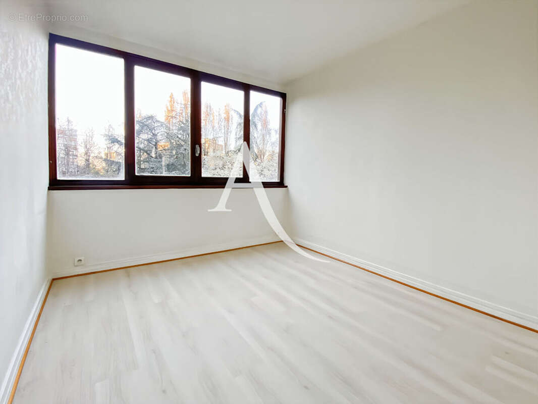 Appartement à FONTENAY-LE-FLEURY