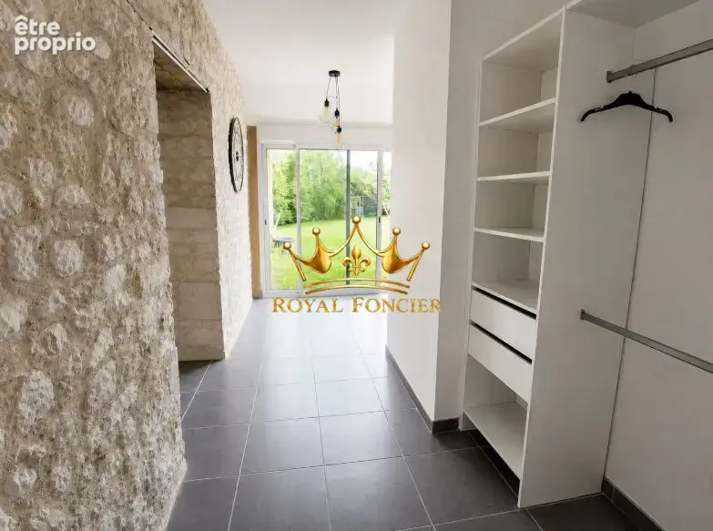 Maison 165 m² à Dange-Saint-Romain  - photo 9