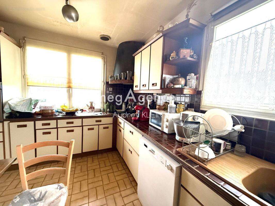 Maison à VILLENEUVE-SUR-YONNE