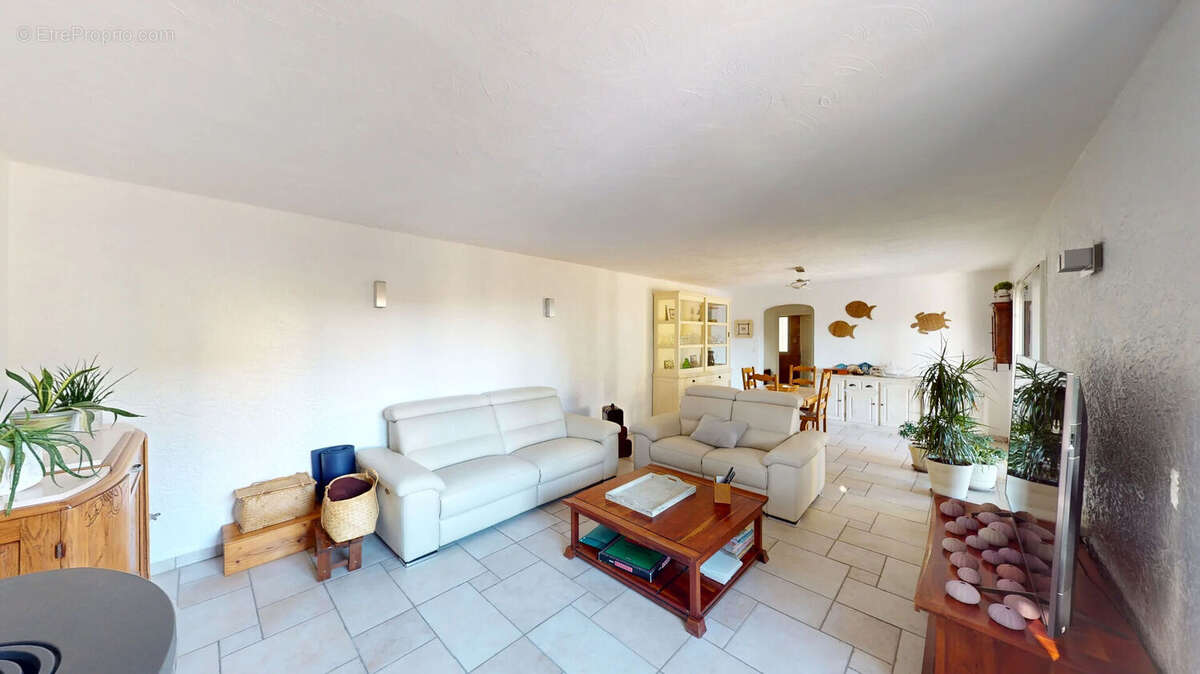 Maison à PUGET-SUR-ARGENS