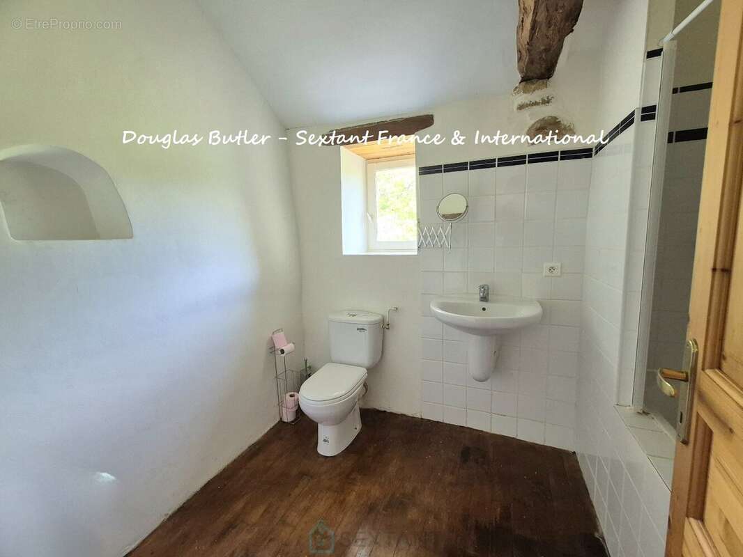 Superbe propriété en pierre de caractère avec gîte, annexe et vue dégagée - photo 18