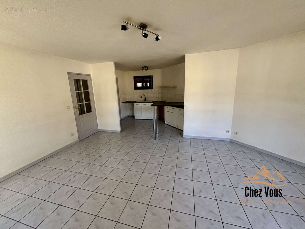 Appartement à LA SALLE-LES-ALPES