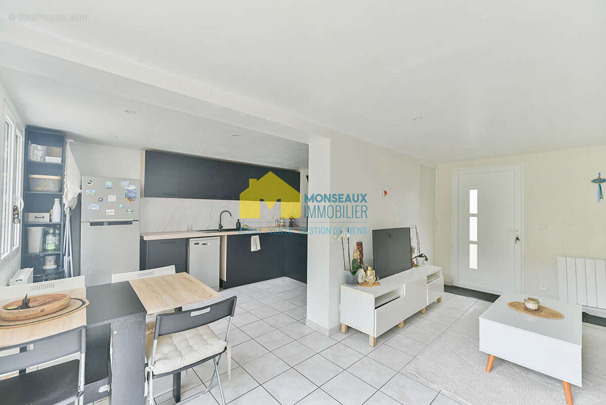 Maison à MAROLLES-EN-HUREPOIX