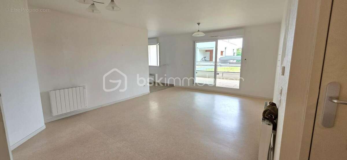 Appartement 3 pièces de 69 m² avec terrasse couverte et parking – Sainte-Gemmes-sur-Loire - photo 2