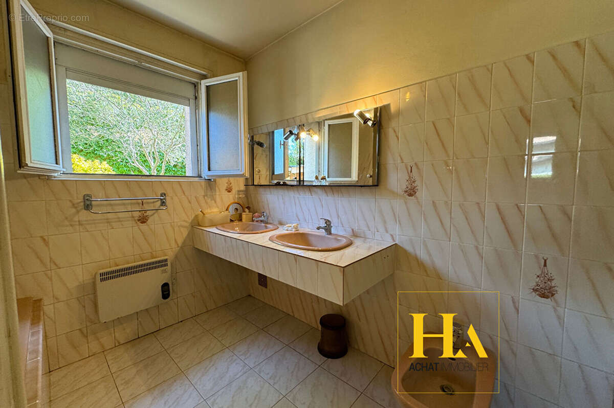 Maison à AYGUESVIVES