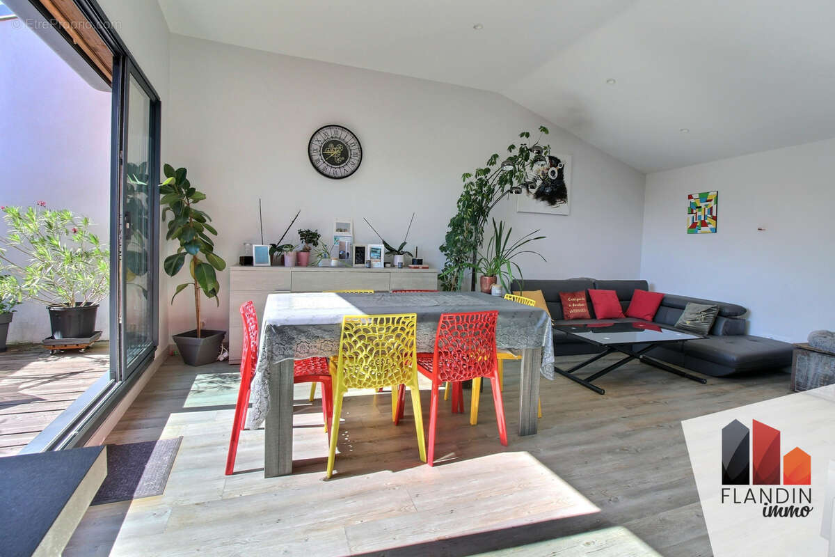 Appartement à VERNAISON